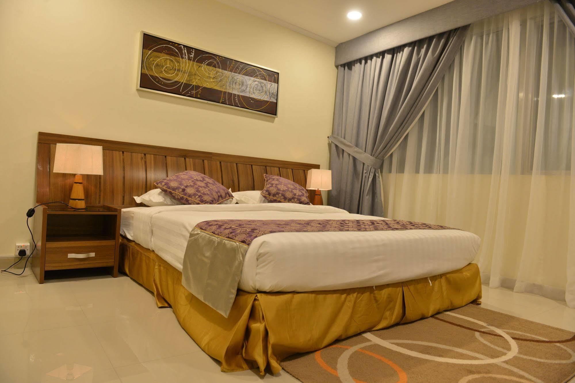 The First Tower Hotel Al Al Jubail エクステリア 写真